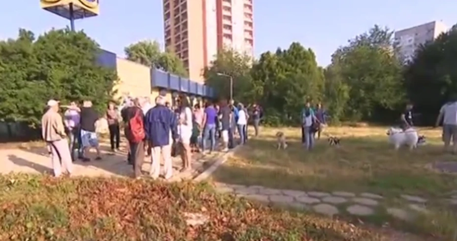 Жители на кв. „Борово” се вдигнаха на бунт срещу застрояването на градинка