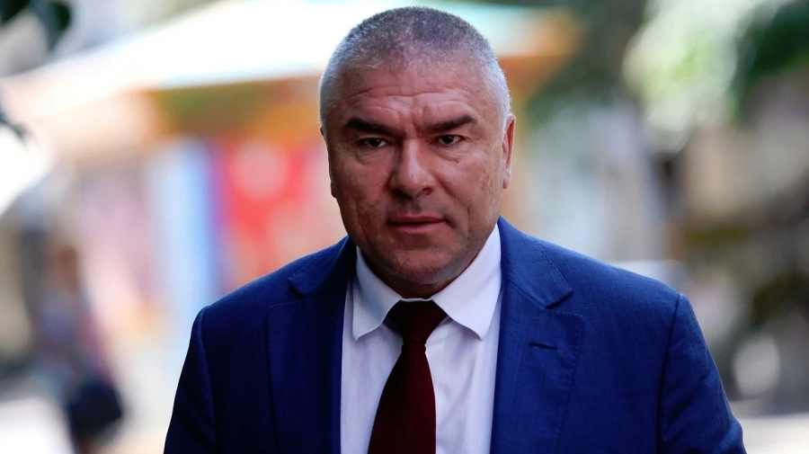 Марешки поиска оставката на министъра на отбраната