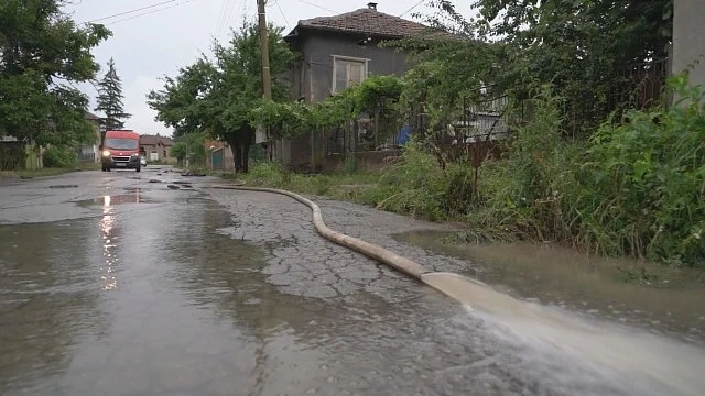 В Монтанско се възстановяват след потопа