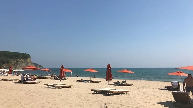 Поредна проверка на плажа \