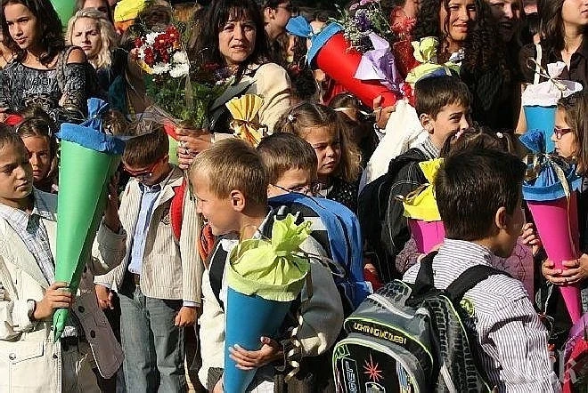 1300 свободни места за първолаци в София