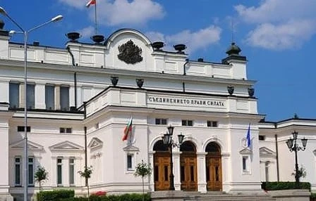 Народното събрание да стартира работа по законопроект за фирмите събирачи на дългове
