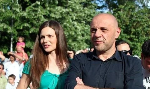 Жената на вицепремиера Томислав Дончев пак скочи на циганите
