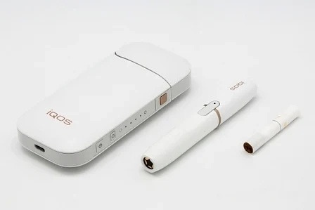 iQOS - по-малко вредни ли са за пушачите и околните?