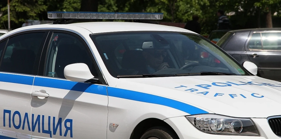 В Самоков заровиха живо ромско дете! Затрупаха го с камъни! (СНИМКА 18+)