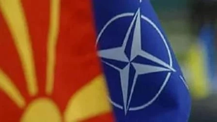 НАТО: Ще поканим Македония за преговори за присъединяване 