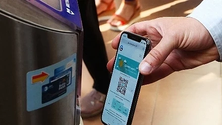 В София вече можем да купуваме билетче за транспорта през телефона (СНИМКИ)