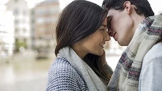 И жените кръшкат, но ето как го правят според зодията си