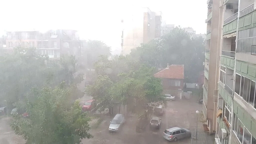 Отново порой се излива над София 