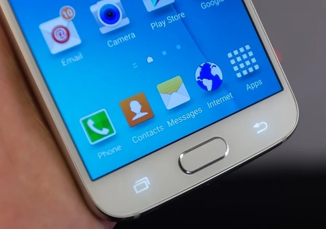 Смартфоните на Samsung крашват повече от iPhone