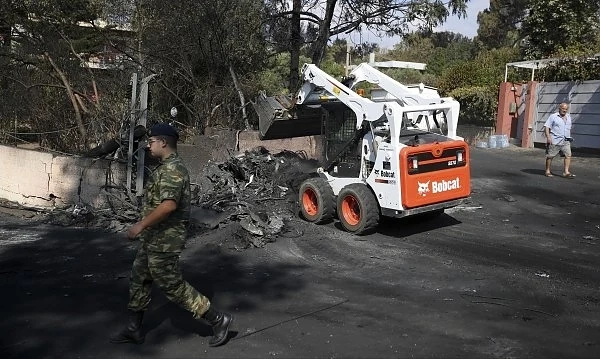 Атина обяви мерките за помощ за пострадалите в пожарите