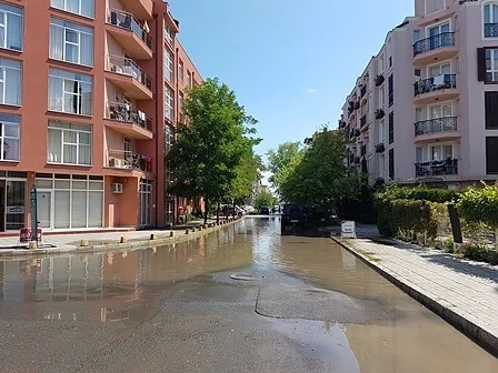Заради местната власт! Вижте днешните реки в Слънчев бряг (СНИМКИ)
