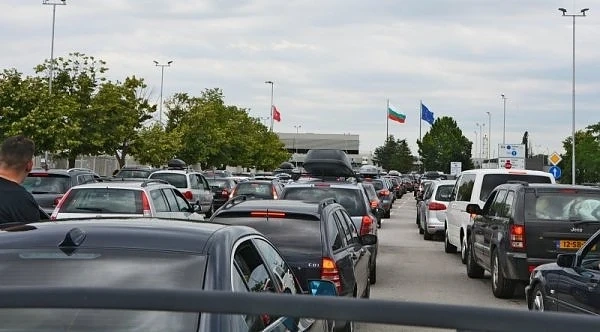 Гастарбайтери ударили наш граничен полицай 