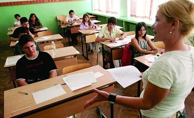 Спешно търсят учители преди новата учебна година