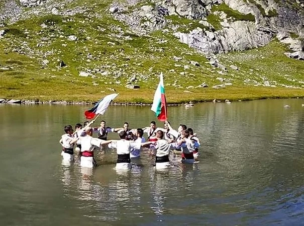 Хорото в рилското езеро Близнака не било планирано 