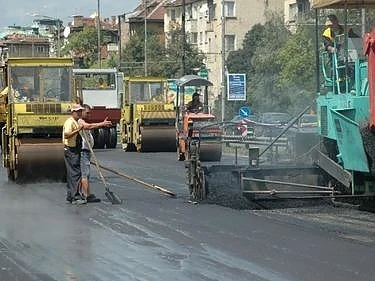 Улични ремонти кипят по софийските улици и булеварди   