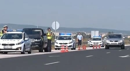 Проверяват колите на гастарбайтерите, трафикът по пътищата е натоварен