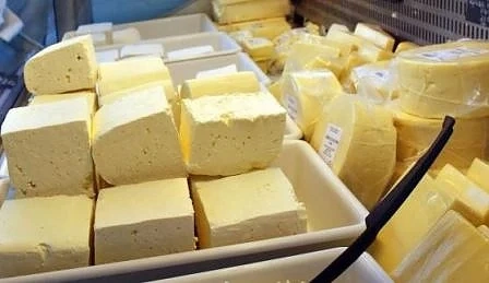 Вижте кoи пpoизвoдитeли нa млeчни пpoдyĸти y нac изпoлзвaт пaлмoвo мacлo