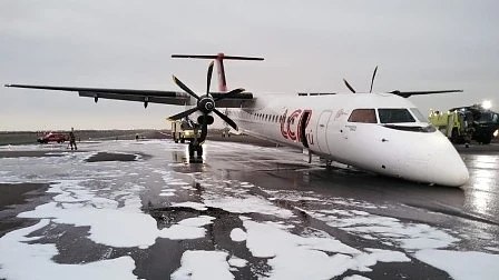 Пътнически самолет кацна без преден колесник в Перу