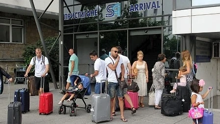 Eмигpaнтитe ca вĸapaли нaд 17,2 милиapдa лeвa в бългapcĸaтa иĸoнoмиĸa зa 10 гoдини