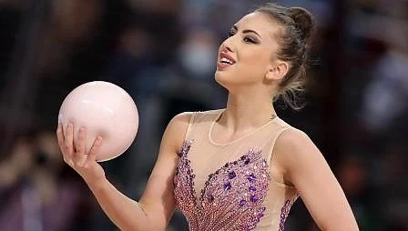 Тасева и Калейн са на финал на обръч и топка в Казан