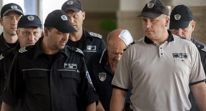 Шофьорът на автобуса ковчег три пъти правил опит да сложи край на живота си!