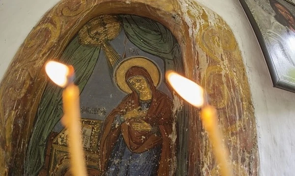 По-скъпи църковни такси 