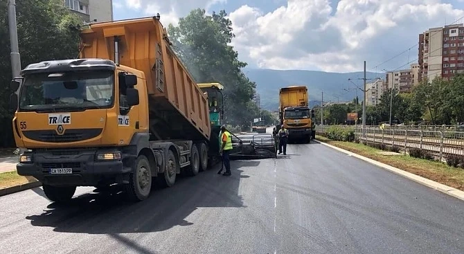 До няколко дни движението по бул. “България” ще бъде пуснато 