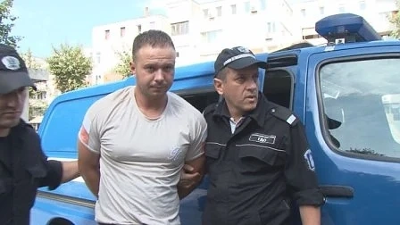 Съдът остави в ареста британския турист, нападнал човек с увреждания в Слънчев бряг