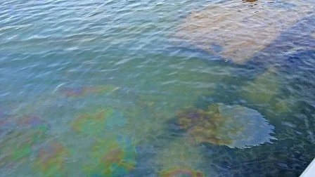 В понеделник започва източването на мазут от потъналия кораб край Созопол