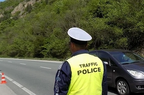 Продължават проверките по пътищата в страната 