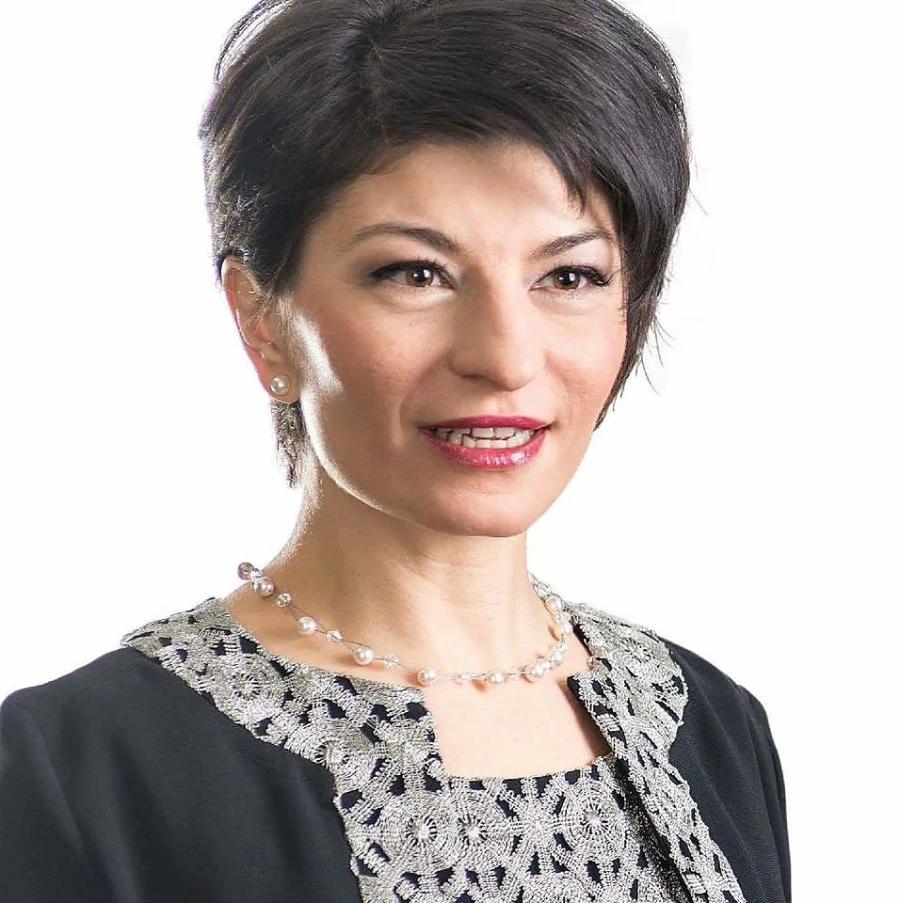 Десислава Атанасова изригна във Фейсбук