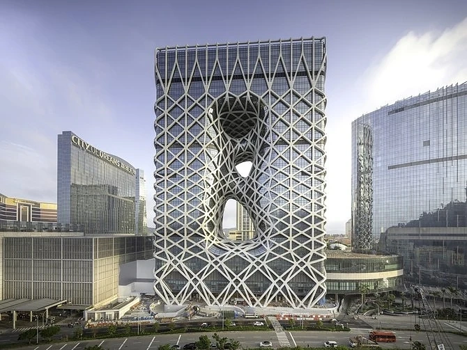 Zaha Hadid Architects създадоха сграда екзоскелет