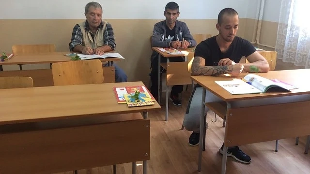 Повече от 1100 затворници учат у нас 
