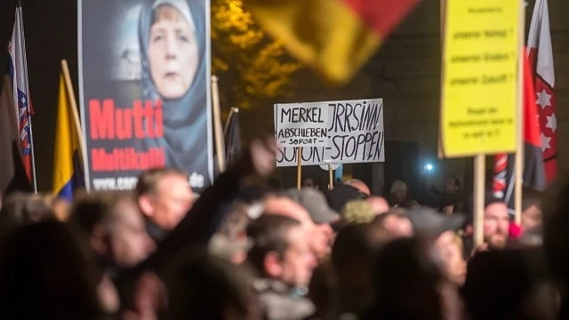 Меркел губи все повече подкрепа