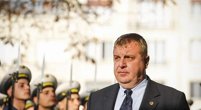 Красимир Каракачанов: Не са достатъчно парите за самолети