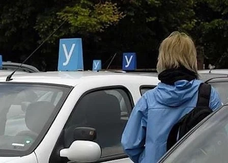 Младите шофьори – само с придружител на пътя