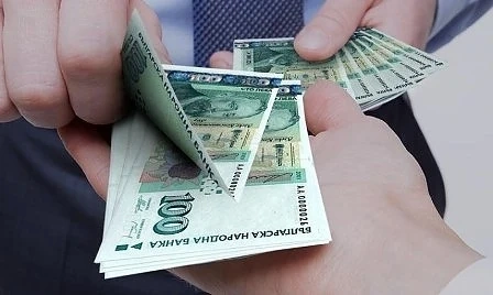 Кредитирането расте на фона на високо ниво на лошите заеми