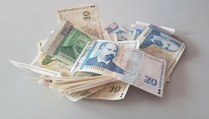 Колко би струвало отпадането на тавана за всички пенсии?