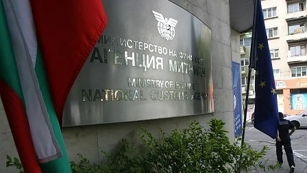 Митниците влязоха на проверка във винпрома в Поморие