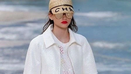 Българка дефилира за Chanel (СНИМКИ)