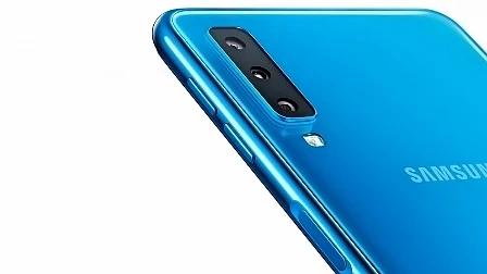 Първият телефон на Samsung с тройна камера е вече в България 