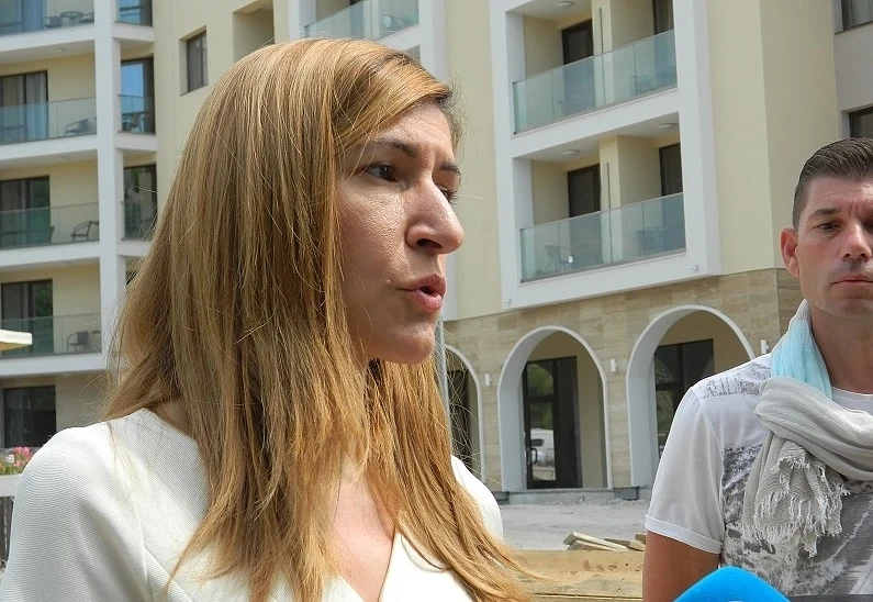 Ангелкова: Всеки, който ще пътува да провери в Националния туристически регистър дадена агенция