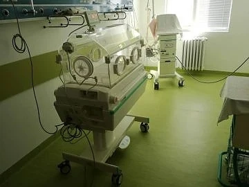 Сдружение „Аз вярвам и помагам“ дари модерни кувьози на две болници