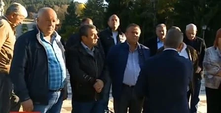 Над 200 кметове се вдигат на протест 