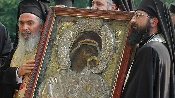 Чудотворна икона на Богородица пристигна в Свиленград