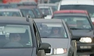 По-високият данък на стари автомобили влиза в комисия 
