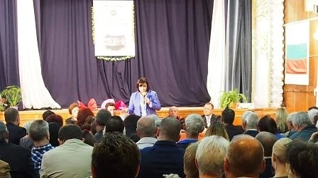 Нинова:Борисов си отива,но оставя разрушена държава