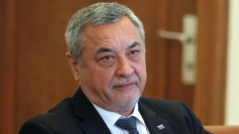 След Графа фейкват и Симеонов