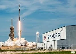 SpaceX търсят заем от половин милиард долара